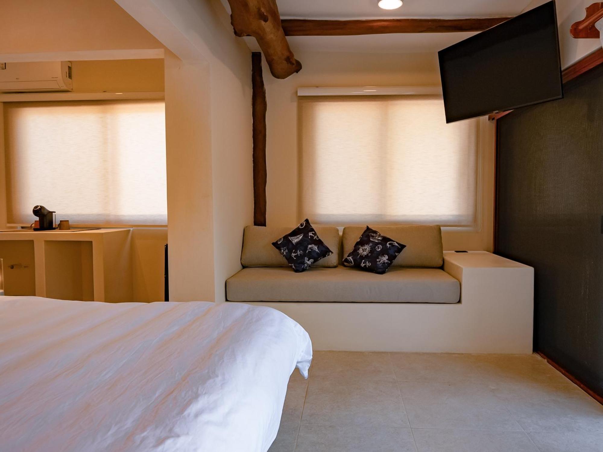 הולבוקס איילנד Beach Front Hotel Boutique Dk House חדר תמונה