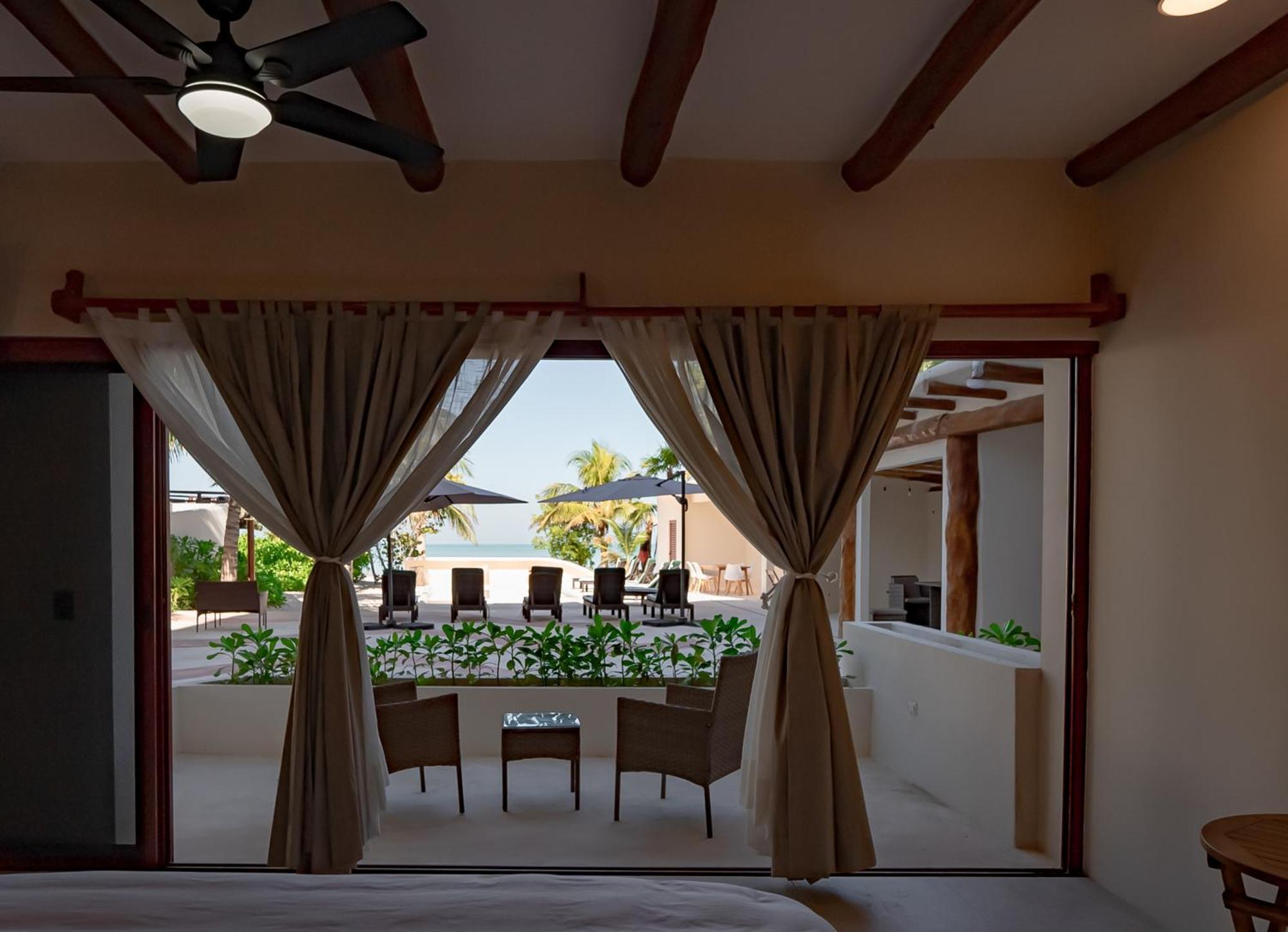 הולבוקס איילנד Beach Front Hotel Boutique Dk House חדר תמונה