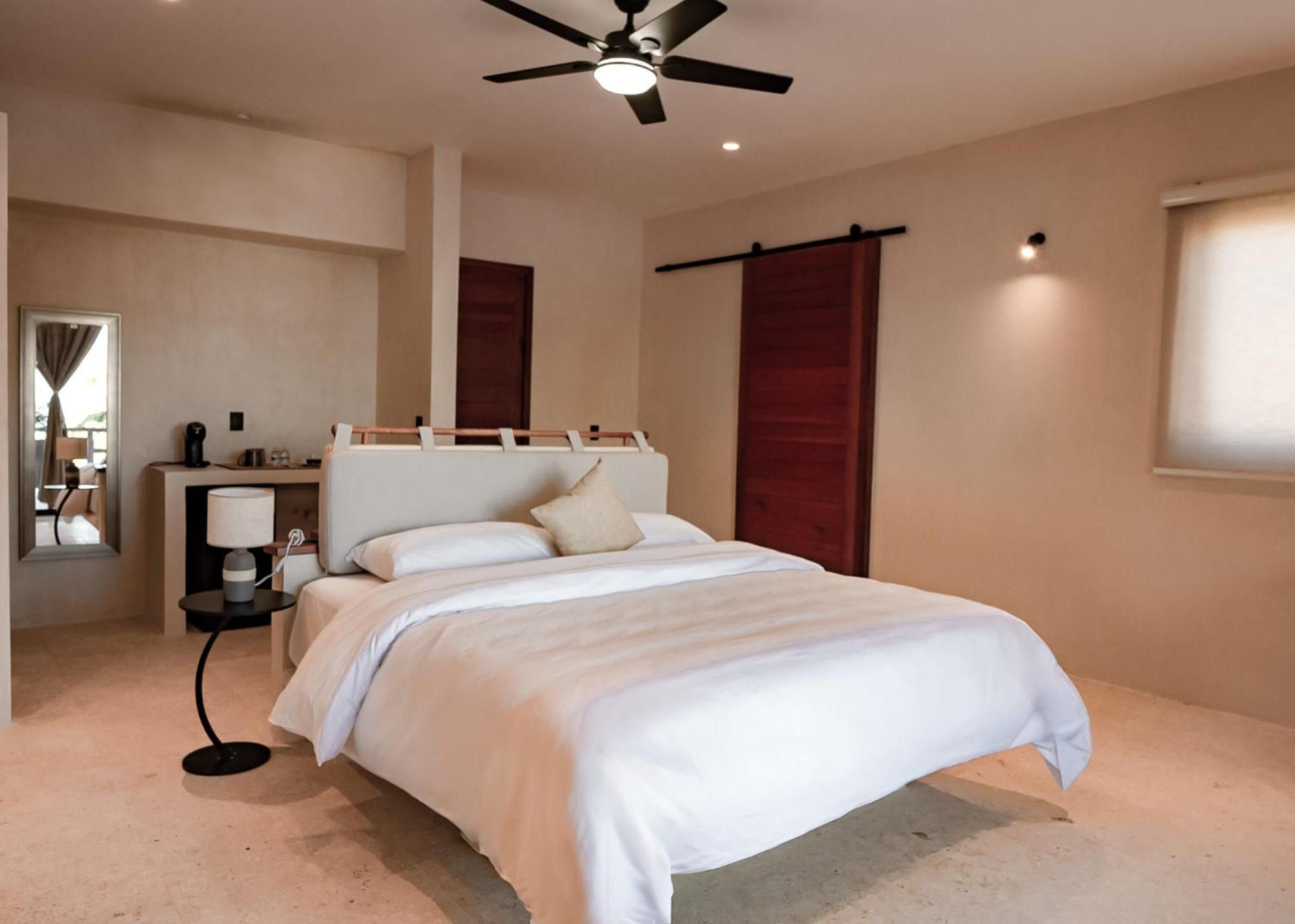 הולבוקס איילנד Beach Front Hotel Boutique Dk House חדר תמונה