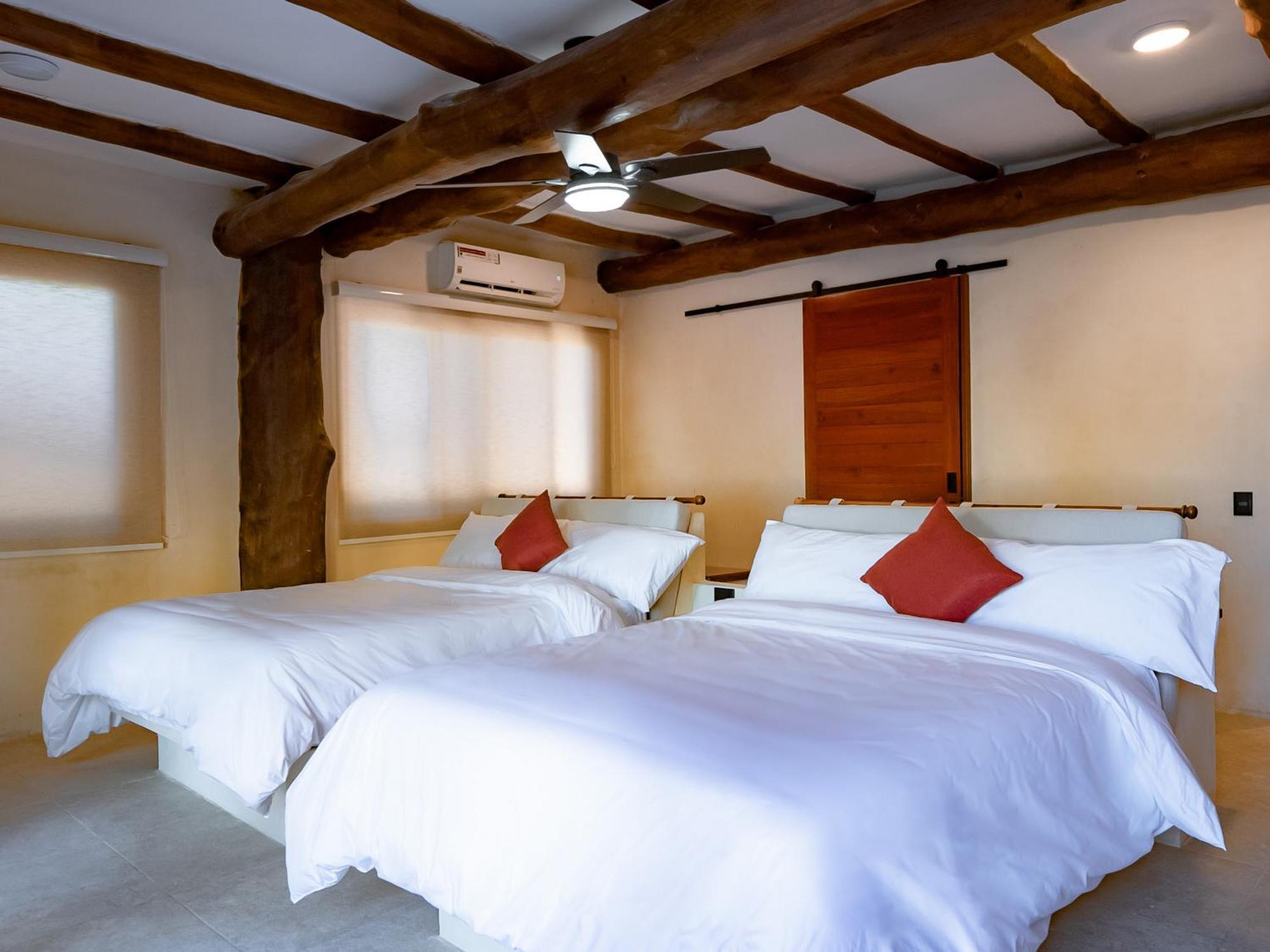 הולבוקס איילנד Beach Front Hotel Boutique Dk House חדר תמונה